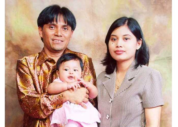 Ihsan IPY - daughter and wife